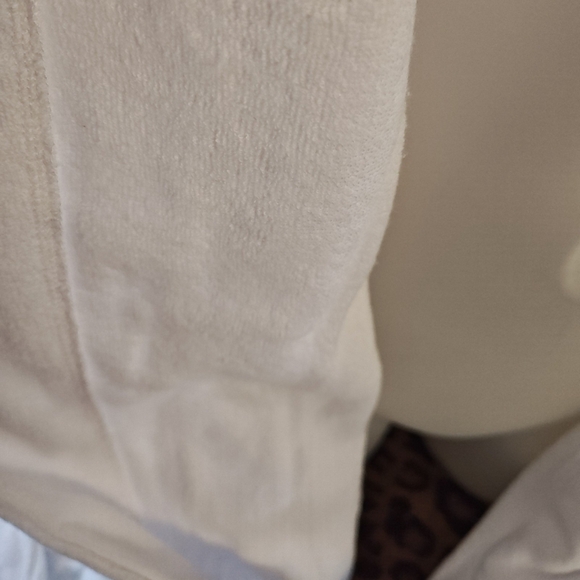 Skims Towel Robe - Picture 5 of 10